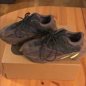 YEEZY BOOST 700 MAUVE